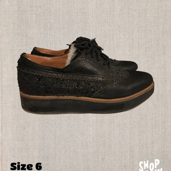 Australia Luxe Collective loafers with shearling, size 6 - Picture 2 of 5